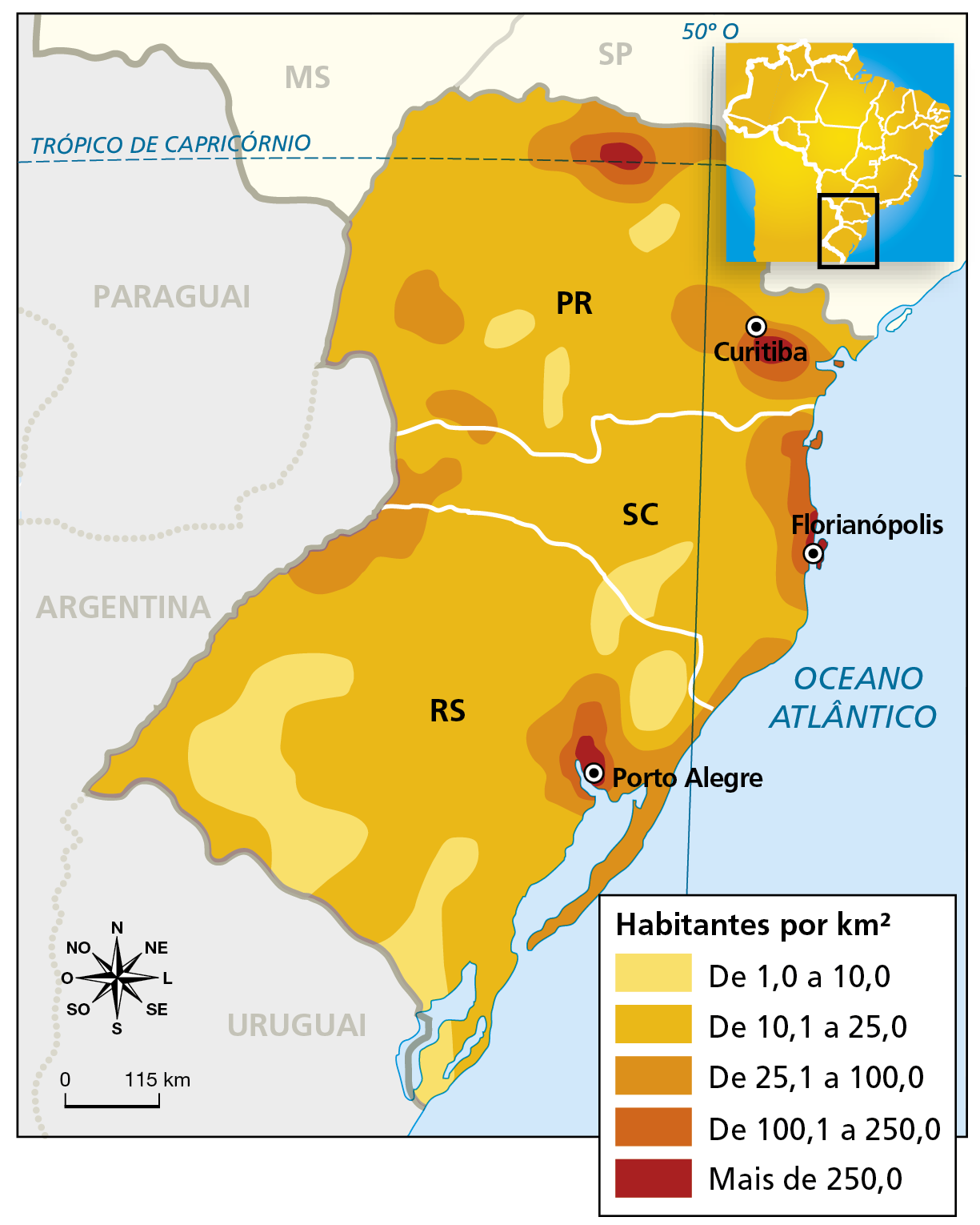 Mapa. Região Sul: densidade demográfica (2010). Mapa representando o território da região Sul do Brasil e a densidade demográfica em seus estados, em habitantes por quilômetro quadrado. De 1,0 a 10,0 habitantes por quilômetro quadrado, em amarelo: porções ao sul e nordeste do Rio Grande do Sul; pequena porção no sul de Santa Catarina; três pequenas porções no sul e norte do Paraná. De 10,1 a 25,0 habitantes por quilômetro quadrado, em laranja-claro: predominante no Rio Grande do Sul, Santa Catarina e Paraná. De 25,1 a 100,0 habitantes por quilômetro quadrado, em laranja: porção a noroeste e na costa leste do Rio Grande do Sul, porção a oeste e e perto da costa leste de Santa Catarina e porção ao norte e leste do Paraná. De 100,1 a 250,0 habitantes por quilômetro quadrado, em laranja-escuro: porção leste do Rio Grande do Sul, Santa Catarina e Paraná. Mais de 250,0 habitantes por quilômetro quadrado, em marrom: ao redor das capitais do Rio Grande do Sul, Santa Catarina e Paraná e pequena porção ao norte do Paraná. À esquerda, rosa dos ventos e escala de zero  a 115 quilômetros.