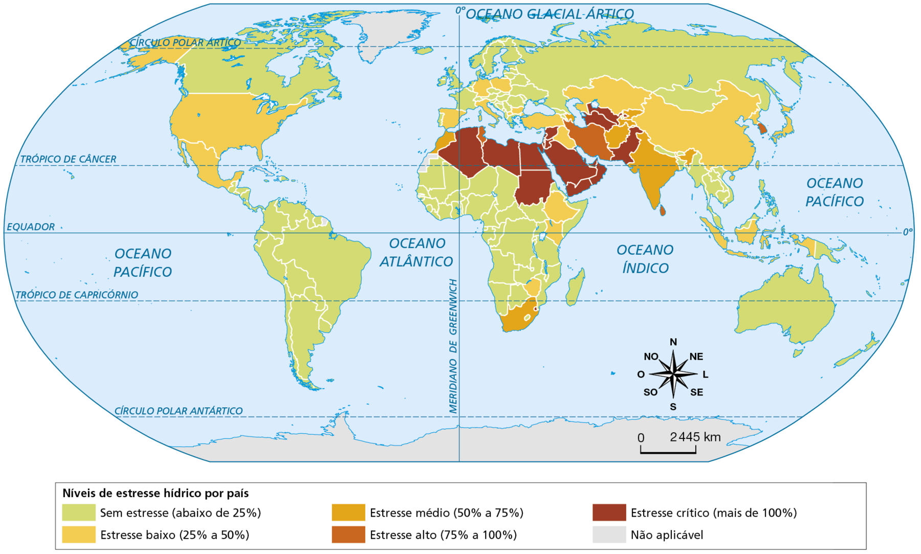 Mapa. Planisfério: estresse hídrico 2021. 
Planisfério mostrando os níveis de estresse hídrico dos países.
Países sem estresse hídrico (abaixo de 25%): Canadá, todos os países da América Central e da América do Sul, Mauritânia, Mali, Níger, Chade, Senegal, Costa do Marfim, Gana, Nigéria, Camarões, República Cento Africana, Sudão do Sul, República Democrática do Congo, Angola, Namíbia, Botsuana, Moçambique, Madagascar, Somália, Congo, Gabão, França, Reino Unido, Rússia, Suécia, Finlândia, Noruega, Ucrânia, Romênia, Hungria, Vietnã, Camboja, Laos, Mianmar, Malásia, Austrália, Nova Zelândia, Mongólia.
Países com estresse hídrico baixo (25 a 50%): Estados Unidos, México, Etiópia, Quênia, Zimbábue, Espanha, Alemanha, Polônia, Itália, Grécia, Turquia, Iraque, Cazaquistão, China, Japão, Indonésia. 
Países com estresse hídrico médio (50 a 75%):  África do Sul, Índia, Afeganistão, Marrocos, Quirguistão.
Países com Estresse hídrico alto (75 a 100%): Irã, Tunísia, Coreia do Sul. 
Países com estresse hídrico crítico (mais de 100%): Argélia, Líbia, Egito, Sudão, Arábia Saudita, Jordânia, Síria, Iraque, Iêmen, Emirados Árabes, Catar, Omã, Paquistão, Turcomenistão, Uzbequistão. 
Não Aplicável: Groenlândia, Antártida e Saara Ocidental. 
Na parte inferior direita, rosa dos ventos e escala de 0 a 2.445 quilômetros.