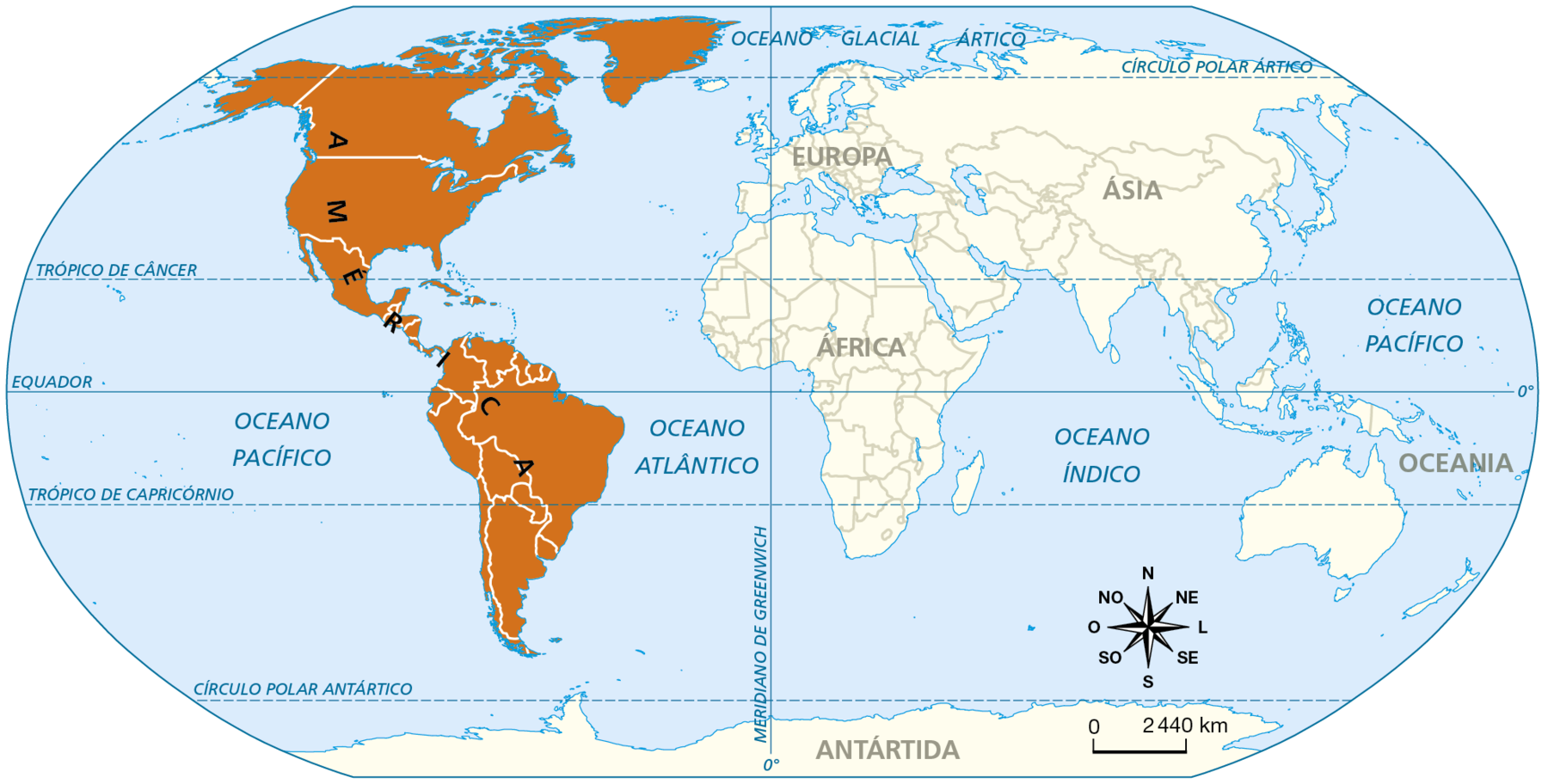 Mapa. Planisfério: América no mundo. 
Planisfério em que aparece colorido na cor laranja o continente americano sobre o qual está escrito em destaque a palavra América. 
Na parte inferior, rosa dos ventos e escala de 0 a 2.440 quilômetros.
