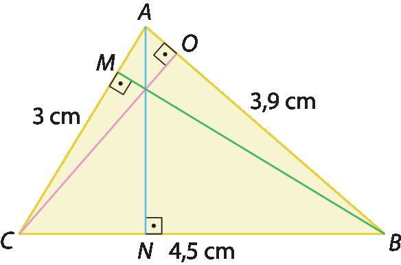 Figura geométrica. Triângulo amarelo de vértices ABC. O ponto M pertence ao segmento AC, o ponto N pertence ao segmento CB e o ponto O pertence ao segmento AB. AN é altura relativa à base BC, ângulo reto indicado entre eles. BM é altura relativa à base AC, ângulo reto indicado entre eles. CO é altura relativa à base AB, ângulo reto indicado entre eles. AB tem medida 3 vírgula 9 centímetros; BC tem medida 4 vírgula 5 centímetros e AC tem medida 3 centímetros.