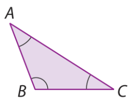 Figura geométrica. Triângulo ABC com indicação de um ângulo interno obtuso e os outros ângulos agudos.