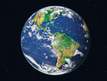 Imagem: Fotografia 3. Fundo em preto com o planeta Terra, círculo de tamanho grande de cor azul nos oceanos, continentes em marrom e partes em verde, com nuvens de cor brancas por cima.  Fim da imagem.