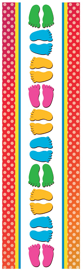 Imagem: Ilustração. Um tapete colorido, com desenho de pés enfeitados, com cada um em uma direção (frente, esquerda, direita, atrás, etc…) Fim da imagem.