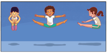 Imagem: Ilustração. Três crianças uniformizadas. À direita, um menino saltando com as pernas flexionadas e as mãos ao redor da perna. Ao lado, um menino saltando com as pernas afastadas na lateral do corpo e os braços também estendidos na lateral do corpo. À direita, uma menina de perfil, com as pernas estendidas para frentes e juntas, com o tronco inclinado e as mãos próximas aos pés  Fim da imagem.