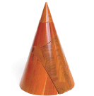 Fotografia. Um objeto marrom com formato de cone. 