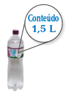 Imagem: Fotografia. Uma garrafa com destaque para a etiqueta e a informação: Conteúdo 1,5 L.  Fim da imagem.