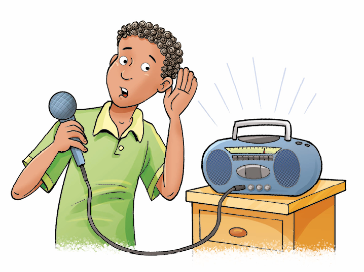 Ilustração. Homem moreno de cabelo preto cacheado e camiseta verde. Ele está segurando um microfone que está ligado a um rádio. A outra mão está próxima à orelha e a cabeça está inclinada em direção ao rádio.