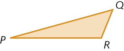 Figura geométrica. Triângulo alaranjado PQR com os três lados com medidas de comprimento diferentes.