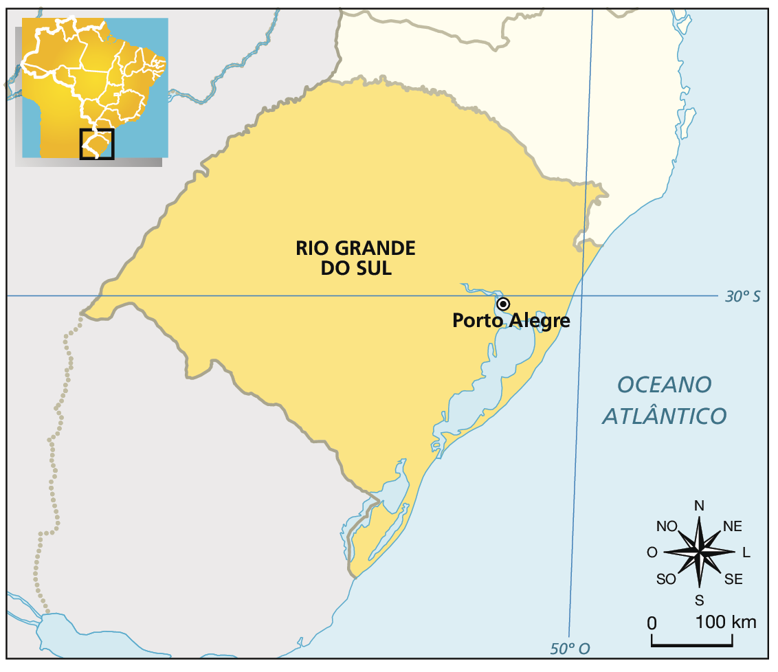 Mapa. ESTADO DO RIO GRANDE DO SUL. Destaque para o Rio Grande do Sul e a capital Porto Alegre. No canto superior esquerdo, miniatura do mapa do Brasil indica a região descrita. No canto inferior direito, rosa dos ventos e escala de 0 a 100 quilômetros.