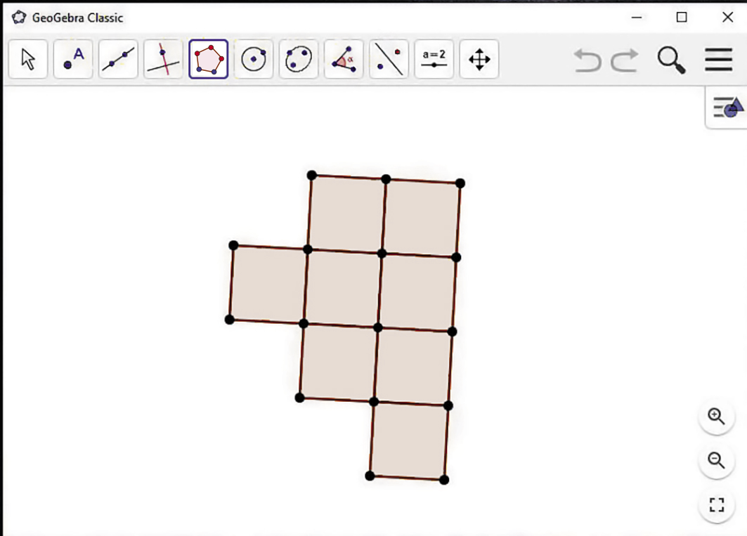 Print da ferramenta Geogebra Classic: na parte superior está o nome Geogebra Classic. Abaixo, há um menu, com as algumas ferramentas descritas. A ferramenta que tem o formato de um polígono de cinco lados está selecionada. Na tela está desenhada uma figura composta oito quadrados. De cima para baixo, dois quadrados, abaixo, três quadrados, abaixo, dois quadrados, e abaixo um quadrado.