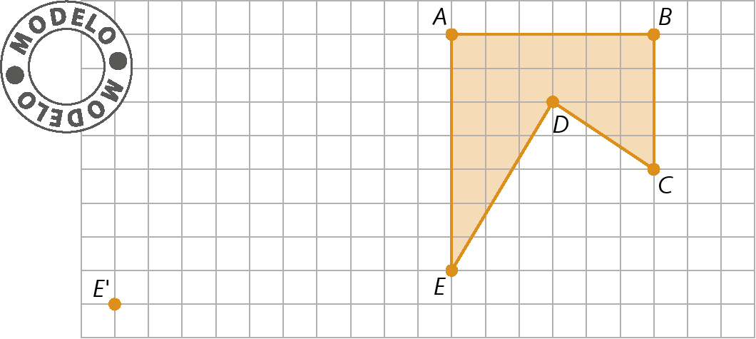 Ilustração. Símbolo de Modelo. Figura geométrica. Malha quadriculada com pentágono não convexo ABCDE representado do lado direito dela. Á esquerda do vértice E está representado o ponto E linha. Para chegar ao ponto E linha partindo do ponto E, é preciso descer um quadradinho para baixo e caminhar 10 quadradinhos para a esquerda.