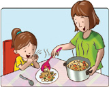IMAGEM: a mulher serve a sopa pronta no prato da menina. FIM DA IMAGEM.