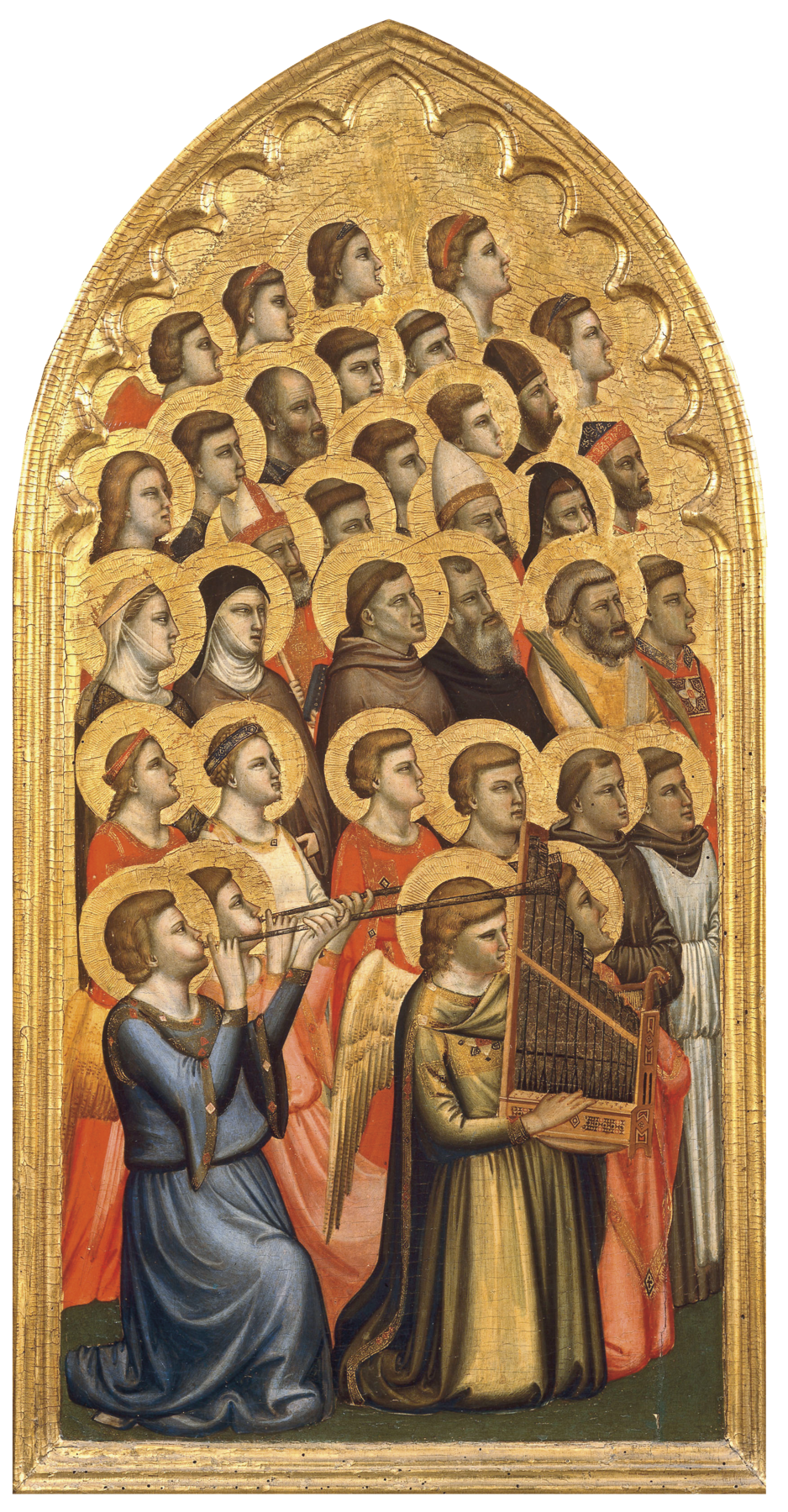 Pintura. Representação de um conjunto de seres com aspecto angelical, vestindo túnicas, com auréolas douradas ao redor de suas cabeças. À frente, um segura uma harpa, e outros dois tocam clarinetes.