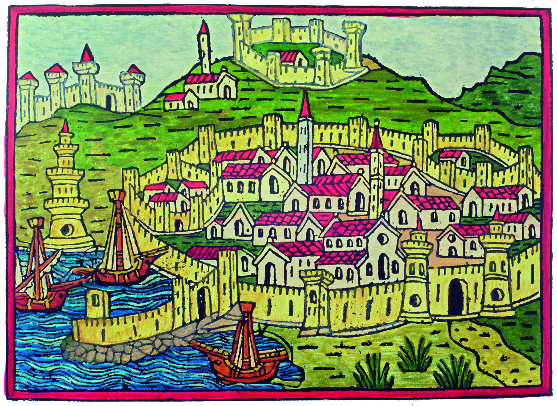 Xilogravura. Representação  de uma cidade cercada por muralhas de pedra e torres. No interior das muralhas há casas e torres. A cidade está à beira do mar e há três embarcações grandes no porto. Ao fundo, montes com vegetação e um castelo.