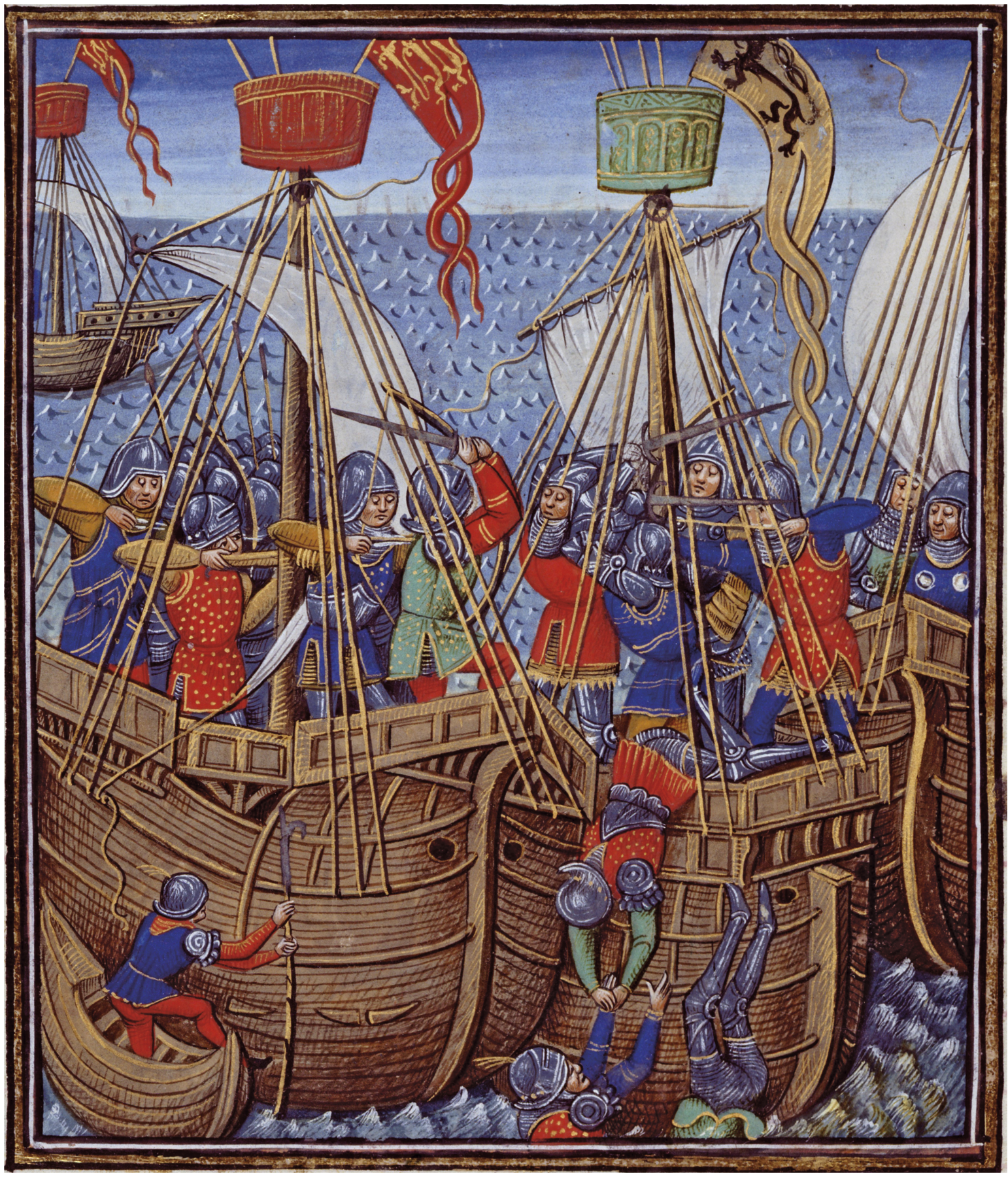 Iluminura. Imagem representando o confronto naval entre duas tropas. Os combatentes vestem capacetes e armaduras e portam espadas e lanças. Eles estão sobre navios de madeira, posicionados lado a lado no mar. Alguns combatentes estão em queda no mar.