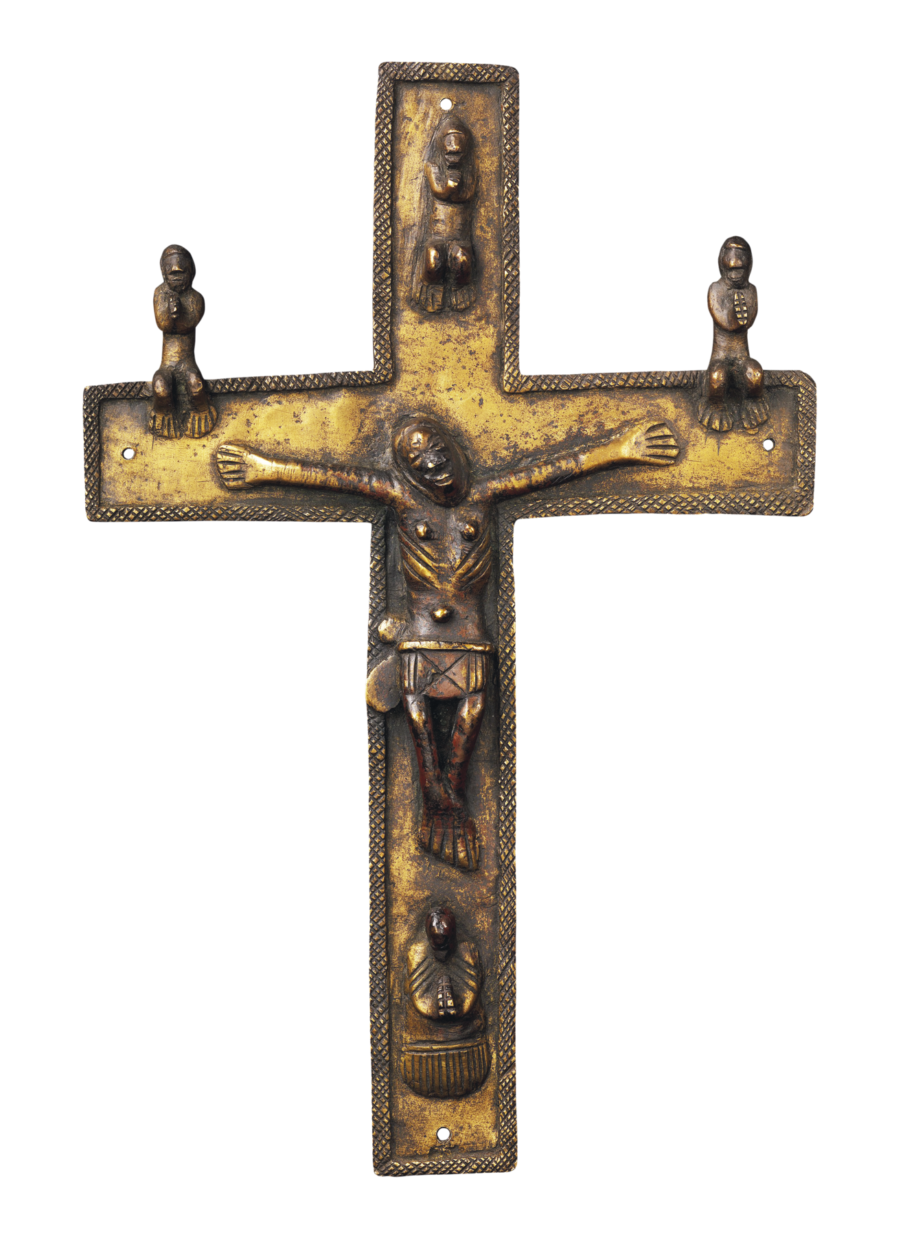 Crucifixo metálico. Na parte central do objeto, destaque para um homem representado com os braços esticados para os lados, na horizontal, e as pernas unidas ao centro, na vertical.