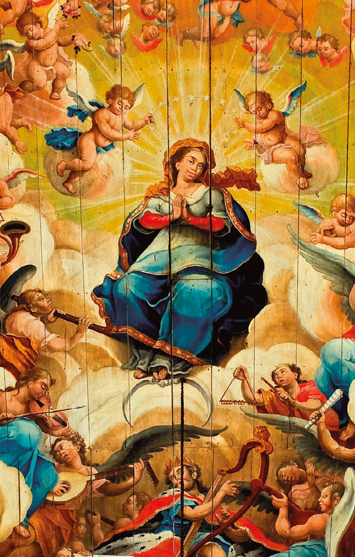 Pintura. Uma mulher vestindo uma longa túnica azul, ao centro, rodeada de nuvens e seres com aspecto angelical, com asas em suas costas. De sua cabeça, partem feixes de luz.