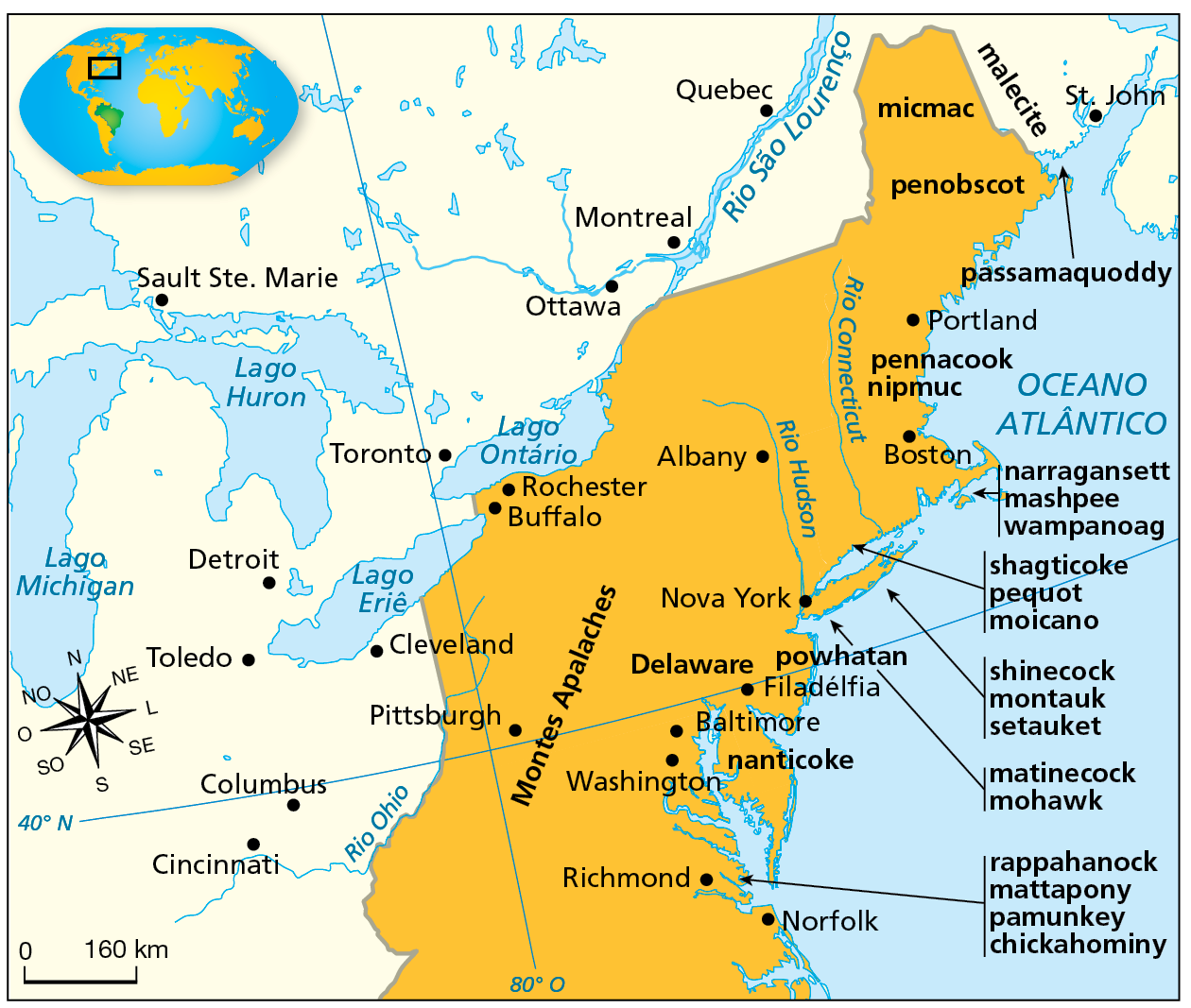 Mapa. Povos indígenas e as Treze Colônias inglesas. Século dezessete. Mapa representando a costa Leste da América do Norte. Destaque em amarelo para uma porção do território, entre o Rio São Lourenço, o Lago Ontário, o Lago Eriê e o Rio Ohio e o litoral banhado pelo Oceano Atlântico. Entre os povos indígenas, são destacados:
Na região da Baía de Fundy, próximo à cidade de Saint John: malecite, micmac, passamaquoddy e penobscot.
Na região de Cape Cody, ao norte da cidade de Boston: pennacook e nipmuc.
Na região de Cape Cody, a sudeste da cidade de Boston: narragansett, mashpee e wampanoag. 
Na região entre os rios Connecticut e Hudson: shagticoke, pequot e moicano. 
No norte de Long Island: shinecock, montauk e setauket.
No sul de Long Island: atinecock e mohawk. 
Na região da Filadélfia: powhatan. 
Na região da Baía de Chesapeake: nanticoke.
Na região da cidade de Richmond: rappahanock, mattapony, pamunkey e chickahominy. 
Destaque para os Montes Apalaches, entre o Rio Ohio e a costa Atlântica e para as cidades: Na área destacada em amarelo: Portland, Boston, Albany, Nova York, Filadélfia, Baltimore, Washington, Richmond, Norfolk, Rochester, Buffalo e Pittsburgh.
Fora da área destacada em amarelo:
Na região da Baía de Fundy: Saint John
Próximas ao Lago Eriê: Cleveland Detroit e Toledo.
Próximas ao Rio Ohio: Columbus e Cincinnati.
Próximas ao Rio São Lourenço: Quebec, Montreal e Ottawa.
Próximo ao Lago Ontário: Toronto.
Próximo do Lago Huron:  Sault Sainte Marie.
No canto inferior esquerdo, rosa dos ventos, com o norte inclinado para a esquerda, e escala de 0 a 160 quilômetros.