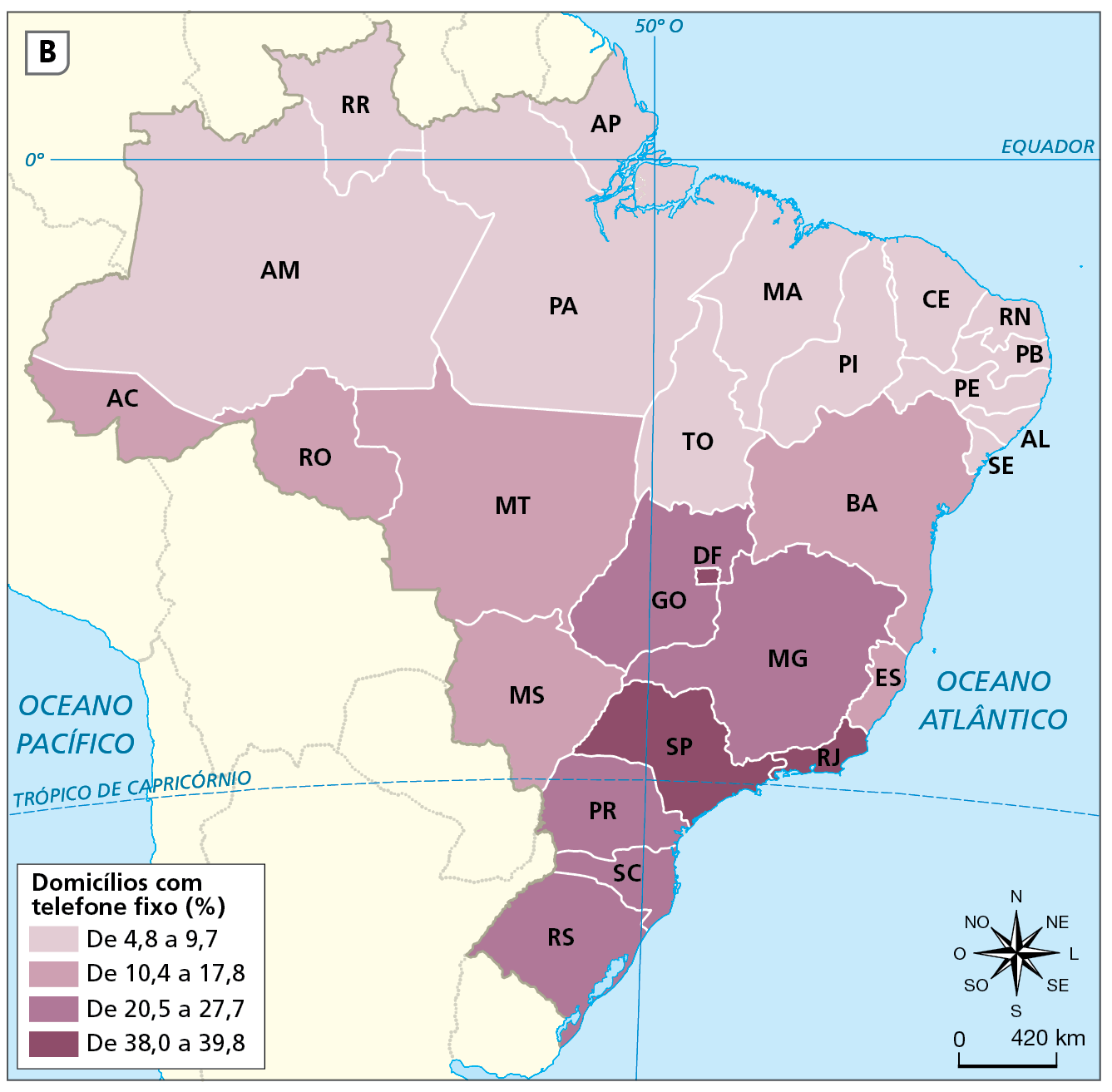 Mapa B. Brasil: domicílios com telefone fixo convencional (em porcentagem) – 2019
Mapa do Brasil mostrando domicílios com telefone fixo nas unidades da federação, indicadas por siglas. Há quatro categorias, diferenciadas por tonalidades de roxo. Os tons mais mais claros representam valores menores, e os mais escuros valores maiores.
De 4,8 a 9,7 por cento: Maranhão, Piauí, Ceará, Rio Grande do Norte, Paraíba, Pernambuco, Alagoas, Sergipe, Amazonas, Roraima, Pará, Amapá e Tocantins.
De 10,4 a 17,8 por cento: Bahia, Acre, Rondônia, Mato Grosso, Mato Grosso do Sul e Espírito Santo. 
De 20,5 a 27,7 por cento: Rio Grande do Sul, Santa Catarina, Paraná, Minas Gerais e Goiás. 
De 38,0 a 39,8 por cento: São Paulo, Rio de Janeiro e Distrito Federal.
Na parte inferior, rosa dos ventos e escala de 0 a 420 quilômetros.