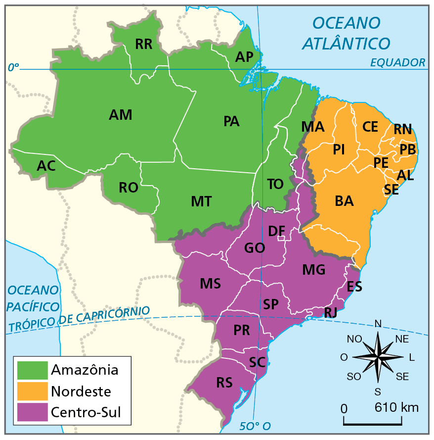 Mapa. Brasil: Complexos Regionais - 1967
Mapa do Brasil mostrando as regiões que fórmam os complexos regionais, diferenciados por cores.
Amazônia (verde): todo o território da região norte (com exceção do sudeste do Tocantins), Mato Grosso (com exceção da porção sul), oeste do Maranhão.
Nordeste (laranja): Piauí, Pernambuco, Sergipe, Alagoas, Paraíba, Rio Grande do Norte, Piauí (com exceção de um pequeno trecho do sudoeste), Bahia (com exceção da porção oeste), leste do Maranhão, norte de Minas Gerais.
Centro-Sul (roxo): Rio Grande do Sul, Santa Catarina, Paraná, São Paulo, Rio de Janeiro, Espírito Santo, Minas Gerais (com exceção da porção norte), Goiás, Distrito Federal, Mato Grosso do Sul, sul do Mato Grosso, sudeste do Tocantins, oeste da Bahia, sudoeste do Piauí, sul do Maranhão. 
Na parte inferior, rosa dos ventos e escala de 0 a 610 quilômetros.