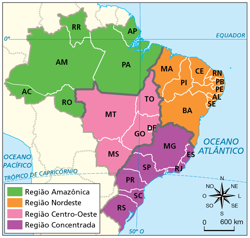 Mapa. Brasil: regionalização segundo o meio técnico-científico-informacional – 1999
Mapa do Brasil mostrando a regionalização do país segundo o meio técnico-científico-informacional. As regiões estão diferenciadas por cores.
Região Amazônica (verde): Acre, Rondônia, Amazonas, Roraima, Pará, Amapá.
Região Nordeste (laranja): Maranhão, Piauí, Ceará, Rio Grande do Norte, Paraíba, Pernambuco, Alagoas, Sergipe, Bahia.
Região Centro-Oeste (rosa): Tocantins, Mato Grosso, Mato grosso do Sul, Goiás, Distrito Federal.
Região Concentrada (roxo): Rio Grande do Sul, Santa Catarina, Paraná, São Paulo, Rio de Janeiro, Espírito Santo, Minas Gerais.
Na parte inferior, rosa dos ventos e escala de 0 a 600 quilômetros.