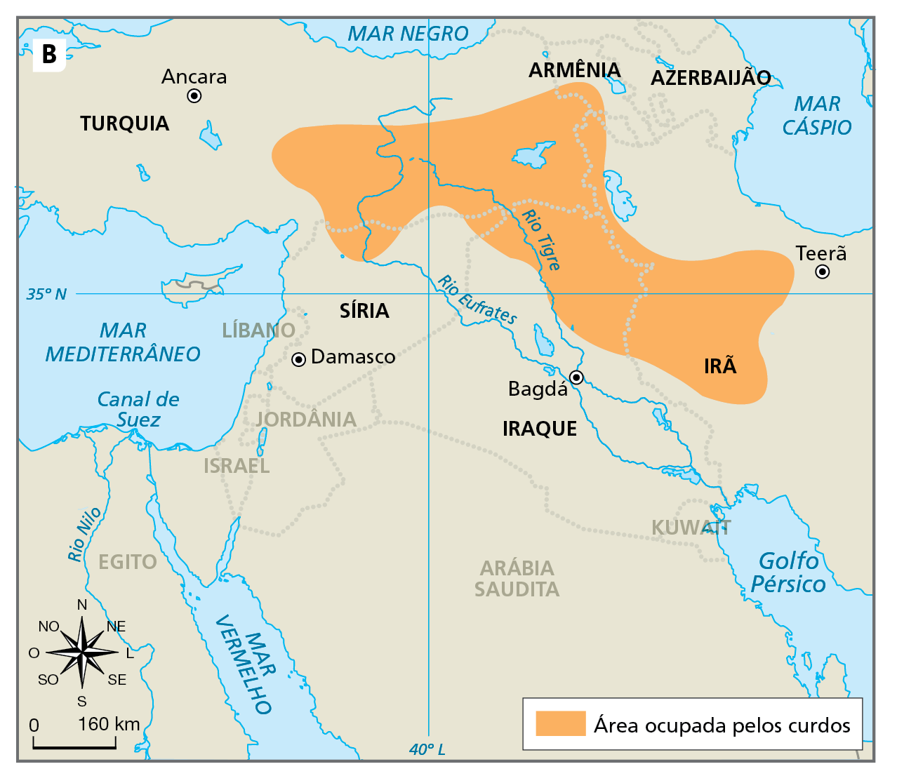 Mapa B. O Curdistão histórico. Mapa de parte do território asiático representando parte da Arábia Saudita, o Kuwait, Iraque, Síria, Líbano, Jordânia, Israel, Turquia, Armênia, Azerbaijão e Irã. Área ocupada pelos curdos, na cor laranja: estende-se na porção centro sul e oeste da Turquia, avançando em parte do território da Armênia; chega ao norte da Síria, às margens do Rio Eufrates, ao norte, nordeste e leste do território do Iraque, até avançar na porção oeste do Irã. Na Turquia, a área ocupada pelos curdos é banhada em grande parte pelos rios Tigre e Eufrates e, no Iraque, pelo rio Tigre.
Na parte inferior, rosa dos ventos e escala de 0 a 160 quilômetros.