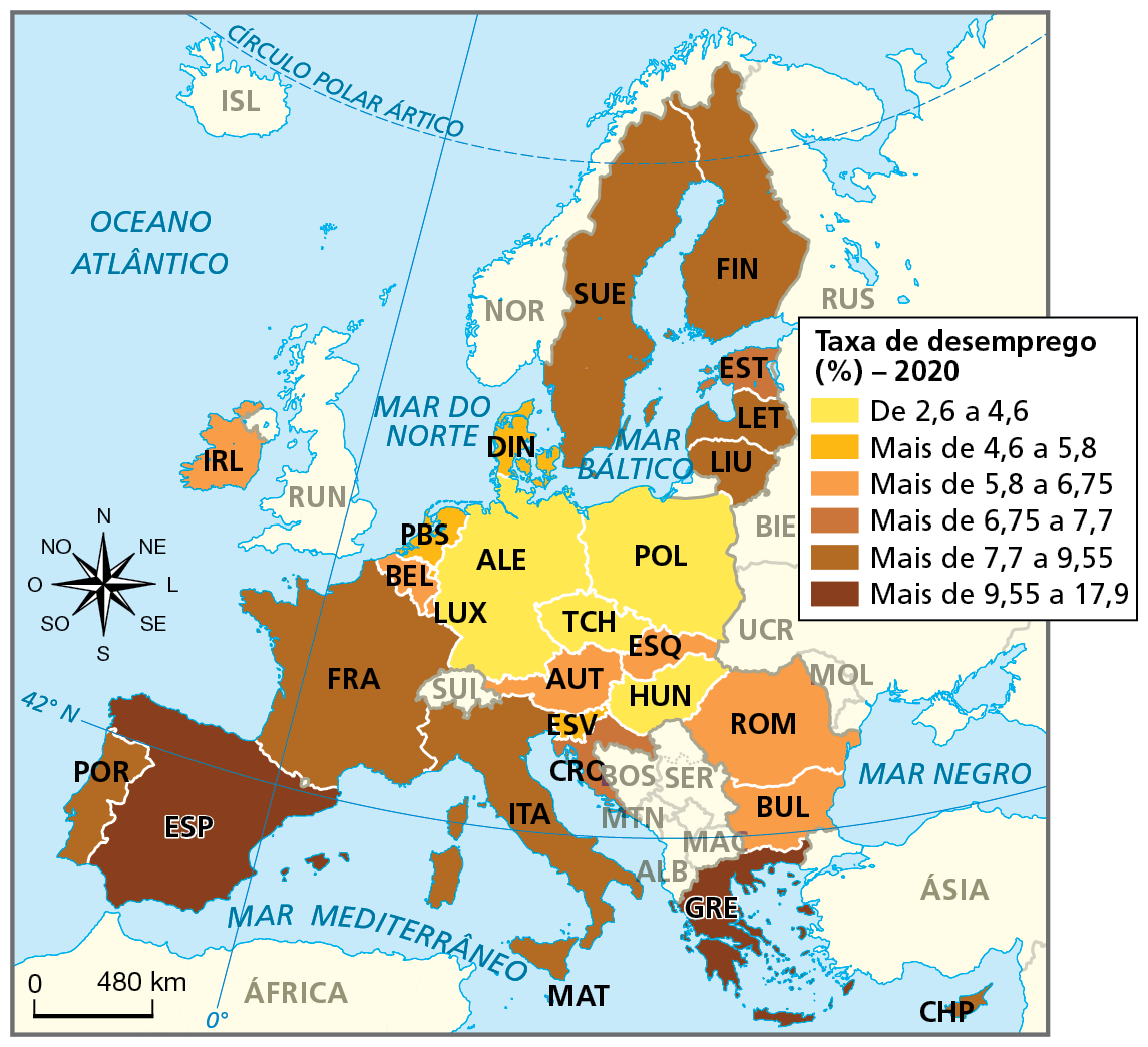 Mapa. União Europeia: taxa de desemprego (em porcentagem), 2020. Mapa mostrando a porcentagem de desempregados nos países da União Europeia.
Taxa de desemprego (em porcentagem), 2020: 
De 2,6% a 4,6%: Alemanha, Polônia, República Tcheca, Hungria.
Mais de 4,6% a 5,8%: Dinamarca, Países Baixos e Eslovênia.
Mais de 5,8% a 6,75%: Eslováquia, Bélgica, Luxemburgo, Irlanda, Áustria, Romênia, Bulgária.
Mais de 6,75% a 7,7%: Estônia, Croácia.
Mais de 7,7% a 9,55%: Suécia, Finlândia,  Letônia, Lituânia, Portugal, França, Itália, Chipre.
Mais de 9,55% a 17,9%: Espanha e Grécia.
Ao lado, rosa dos ventos e, na parte inferior, escala de 0 a 480 quilômetros.