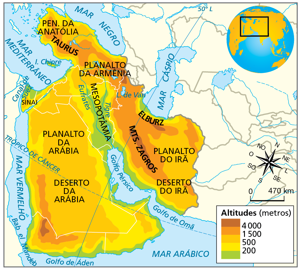 Mapa B. Oriente Médio: físico. Mapa do Oriente Médio representando as altitudes e as principais unidades de relevo.  
Altitudes em metros
Acima de 4.000 metros (marrom-escuro): porção centro-oeste do Irã, nos Montes Zagros, norte do Irã, pontos no planalto da Armênia e no sudoeste da península arábica.
De 1.500 a 4.000 metros (laranja-escuro): faixa no sentido sudeste-noroeste do Irã, no Planalto da Armênia e no centro da península da Anatólia, onde estão os Montes Taurus. 
De 500 a 1.500 metros (laranja-claro): toda a porção central da península arábica, onde está o Planalto da Arábia e o Deserto da Arábia; porções nordeste, leste e sudeste do Irã, onde estão o  Deserto do Irã e o Planalto do Irã e no interior da península da Anatólia.
De 200 a 500 metros (amarelo): faixa contorna todo o Oriente Médio, entre as áreas litorâneas dos países e seus territórios no interior.
Até 200 metros (verde): toda a costa da península arábica e do Irã, margens dos rios Tigre e Eufrates na Mesopotâmia, norte do Chipre e norte da península do Sinai.   
Ao lado, rosa dos ventos com o Norte levemente inclinado à direita e escala de 0 a 470 quilômetros.