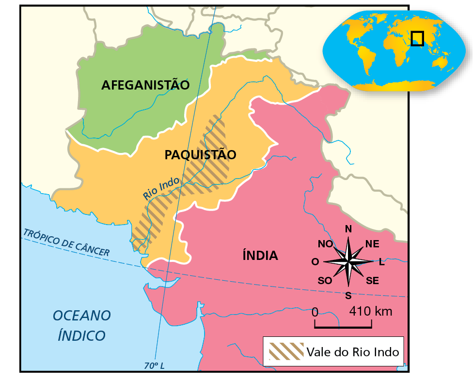 Mapa. Região do Rio Indo. Destaque para o Afeganistão, Paquistão e Índia. Vale do Rio Indo abrange região do Paquistão, próximo ao Rio Indo. No canto superior direito, miniatura do planisfério indica a região descrita.