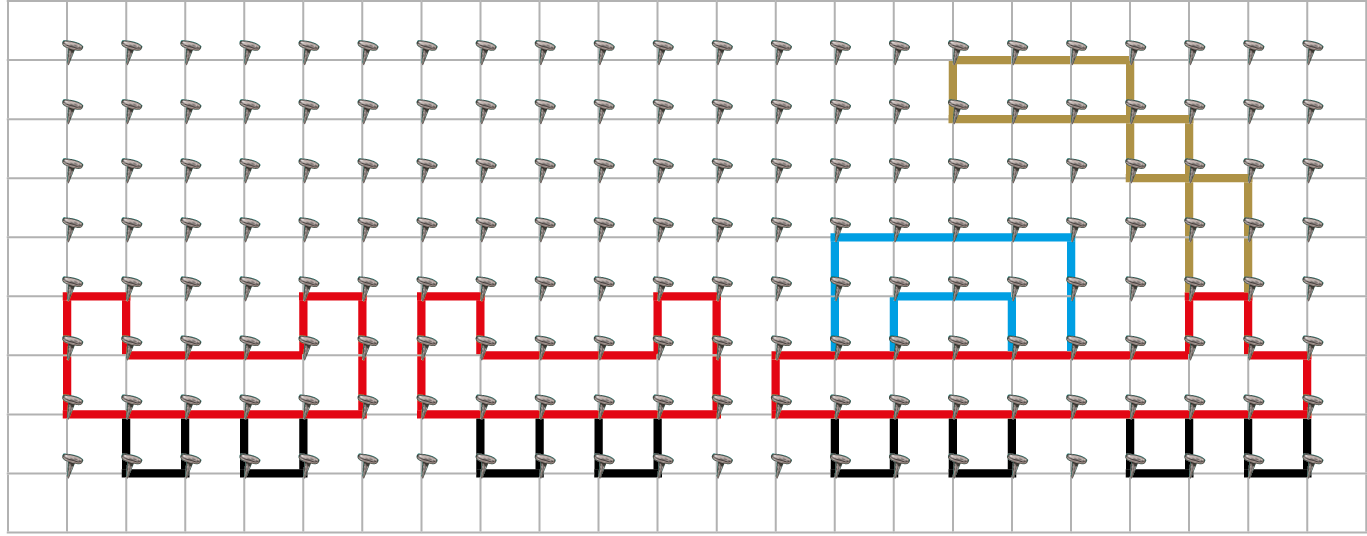 Ilustração. 
Geoplano, composto por base com linhas e colunas de pregos. Elásticos vermelhos, azuis, marrons e pretos formam os vagões e o trem saindo fumaça.