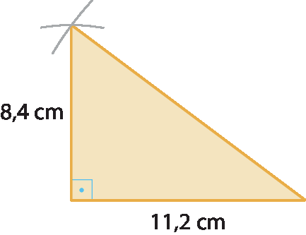 Ilustração. Triângulo retângulo com catetos medindo: 8,4 centímetros, 11,2 centímetros.
