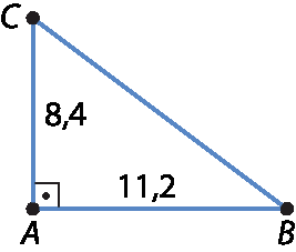 Ilustração. Triângulo ABC com ângulo reto em A. Medidas: AB: 11,2 e AC: 8,4.