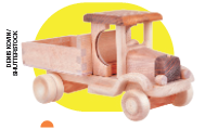 IMAGEM: caminhão de brinquedo de madeira. FIM DA IMAGEM.