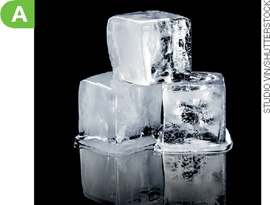 IMAGEM: em a, estão cubos de gelo esbranquiçados empilhados. FIM DA IMAGEM.