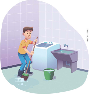 IMAGEM: homem limpando o chão de uma lavanderia com água cheia de espuma. FIM DA IMAGEM.