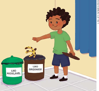 IMAGEM: garotinho descartando uma casca de banana em uma lata de lixo orgânico. ao lado, há outra lata para lixo reciclável. FIM DA IMAGEM.