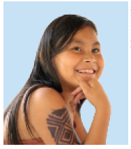 IMAGEM: Uma menina indígena com cabelo preto, liso e comprido, com um desenho tribal pintado no braço. FIM DA IMAGEM.