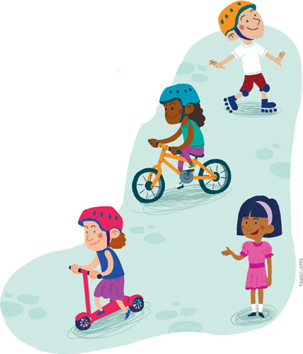IMAGEM: cinco crianças em variadas brincadeiras. um garoto anda de patins, uma menina está anda de bicicleta e outra de patinete. por último, uma menina sorridente ergue uma mão. FIM DA IMAGEM.