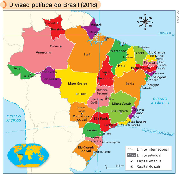 IMAGEM: um mapa de 2018 mostra a divisão política do brasil, com os limites estaduais e as capitais de cada estado. as capitais estão indicadas por pontos com um círculo ao redor. o distrito federal, onde fica a capital do país, brasília, está indicado por um quadrado preto com um quadrado branco ao redor. o oceano pacífico está à esquerda e o oceano atlântico, à direita. também estão indicados os limites internacionais com os demais territórios da américa do sul. FIM DA IMAGEM.