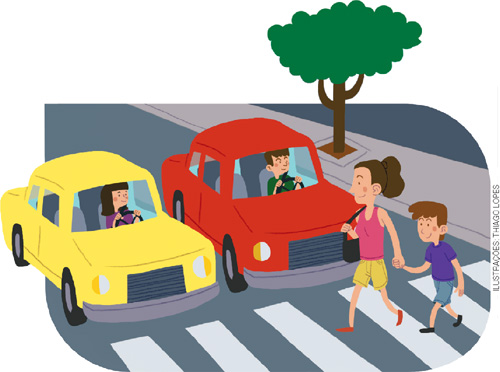 IMAGEM: dois carros são ilustrados parados em uma rua, enquanto aguardam uma mulher e uma criança atravessarem na faixa de pedestre. FIM DA IMAGEM.