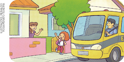 IMAGEM: em um bairro residencial, uma criança anda em direção ao ônibus escolar, que está estacionando ao lado da calçada. a menina acena para a mãe, que está na porta da casa. FIM DA IMAGEM.