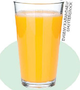 IMAGEM: suco de laranja em um copo. FIM DA IMAGEM.