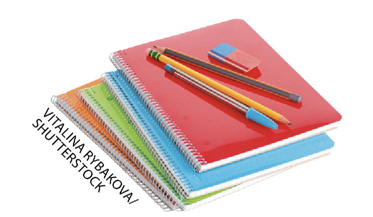 IMAGEM: cadernos, canetas, lápis e borracha. FIM DA IMAGEM.