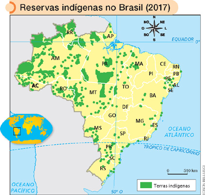 IMAGEM: mapa das reservas indígenas no brasil em 2017. uma legenda em cor assinala os lugares onde encontramos terras indígenas que estão predominantemente na região norte. elas se encontram por todo o brasil com exceção dos estados do piauí, ceará e rio grande do norte. FIM DA IMAGEM.