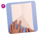 IMAGEM: folha de papel dobrada ao meio, com uma ponta menor, levada até a linha da dobra. FIM DA IMAGEM.