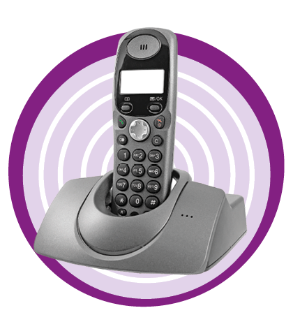 Imagem: Fotografia de um telefone com números separados em um aparelho sem fio encaixado em uma base própria do aparelho.  Fim da imagem.