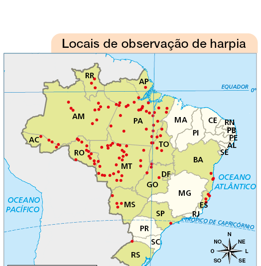 Imagem: Mapa. Locais de observação de harpia. Mapa do Brasil indicando estados com locais onde harpias foram observadas: AC, RO, AM, RR, AP, RO, MT, PA, AP, GO, DF, TO, MS, SP, RS, ES, BA. No canto inferior direito há uma rosa dos ventos indicando norte, nordeste, leste, sudeste, sul, sudoeste, oeste, noroeste. Abaixo, escala de 0 a 410 km. Fim da imagem.