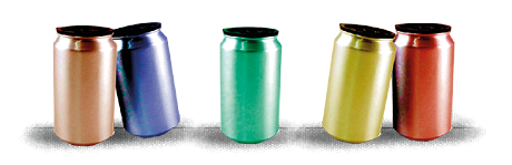 Imagem: Fotografia. Cinco latas de refrigerando coloridas. Fim da imagem.