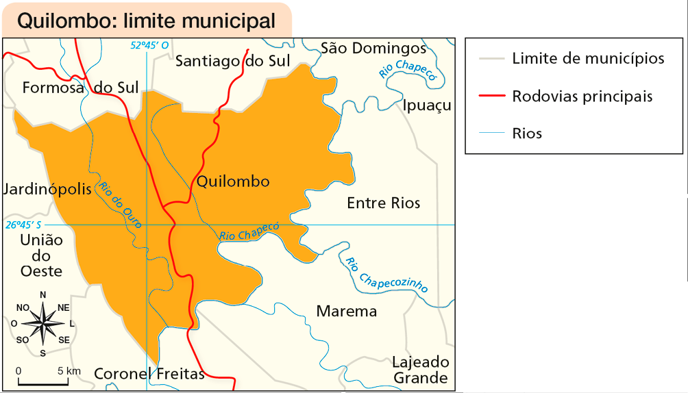 Imagem: Mapa. Quilombo: limite municipal. No centro, destaque para Quilombo com duas rodovias principais à esquerda. Abaixo, o Rio Chapecó e a cidade de Marema. À esquerda, Rio do Ouro e a cidade Jardinópolis. Ao redor, o limite de municípios é representado por linhas cinzas. No canto inferior esquerdo, a rosa dos ventos e a escala de 0 a 5 km. Fim da imagem.