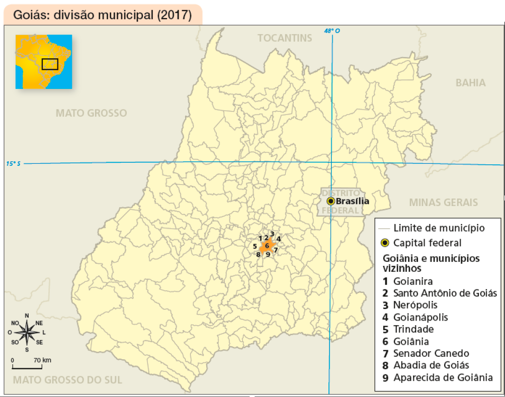 Imagem: Mapa. Goiás: divisão municipal (2017). Mapa de Goiás e no centro, destaque para Goiânia (6). Ao redor, os municípios vizinhos: (1) Goianira; (2) Santo Antônio de Goiás; (3) Nerópolis; (4) Goianápolis; (5) Trindade; (7) Senador Canedo; (8) Abadia de Goiás; (9) Aparecida de Goiânia. À Nordeste de Goiânia está a Capital federal, Brasília. No canto superior esquerdo, mapa do Brasil com destaque para região descrita. No canto inferior esquerdo, a rosa dos ventos e a escala de 0 a 70 km. Fim da imagem.